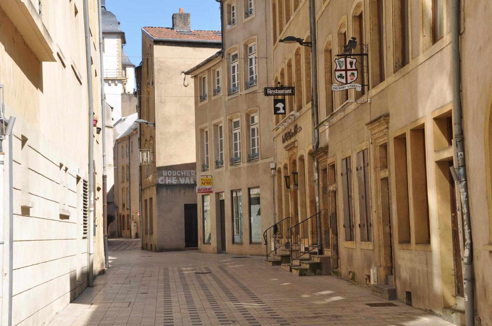 Appartement En Centre Pietonnier Proche De La Gare 티옹빌 외부 사진